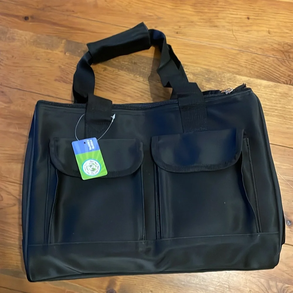 NWT UK 9’s Parker Carrier dog/cat travel bag carrier. 13x11x7